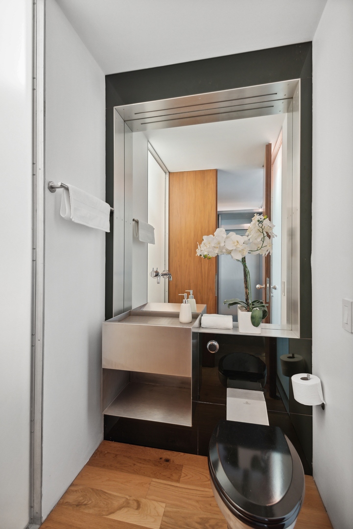 900 N Lake Shore Drive Unit: 603