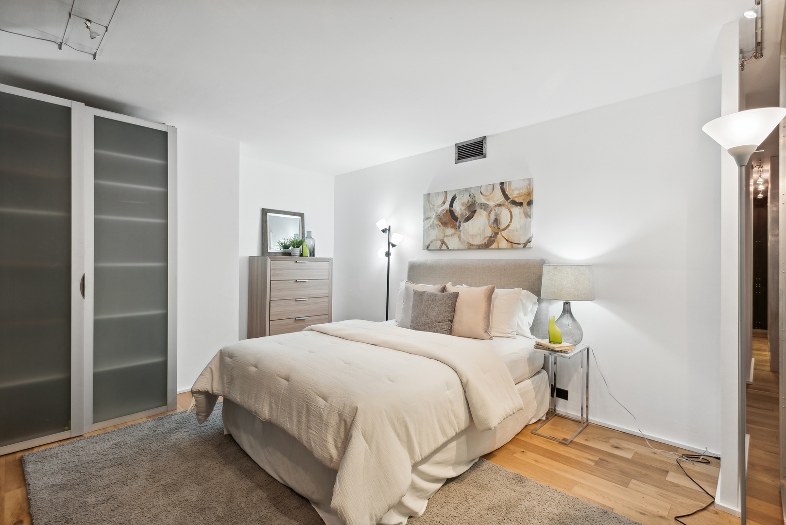 900 N Lake Shore Drive Unit: 603