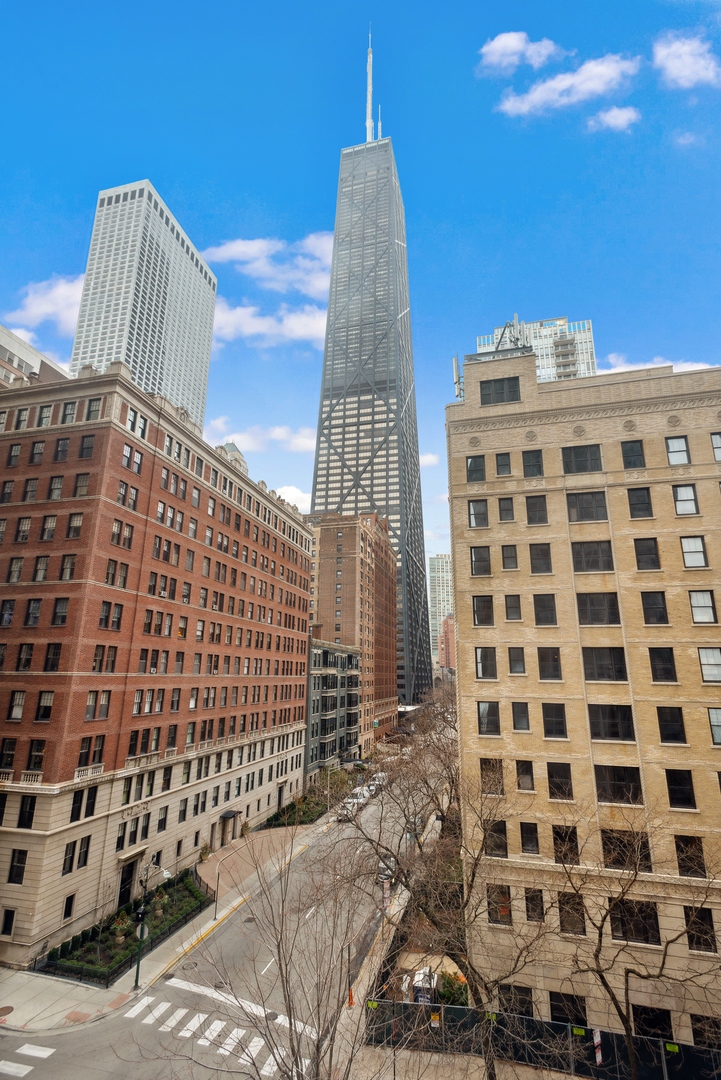 900 N Lake Shore Drive Unit: 603