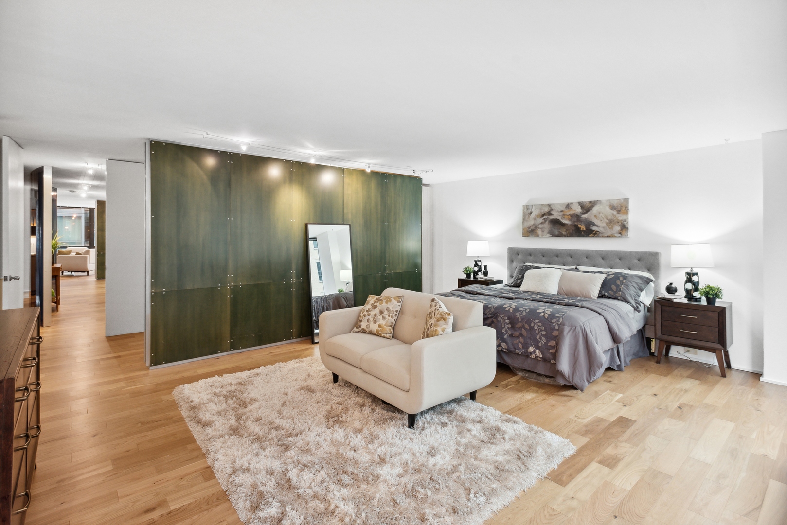 900 N Lake Shore Drive Unit: 603