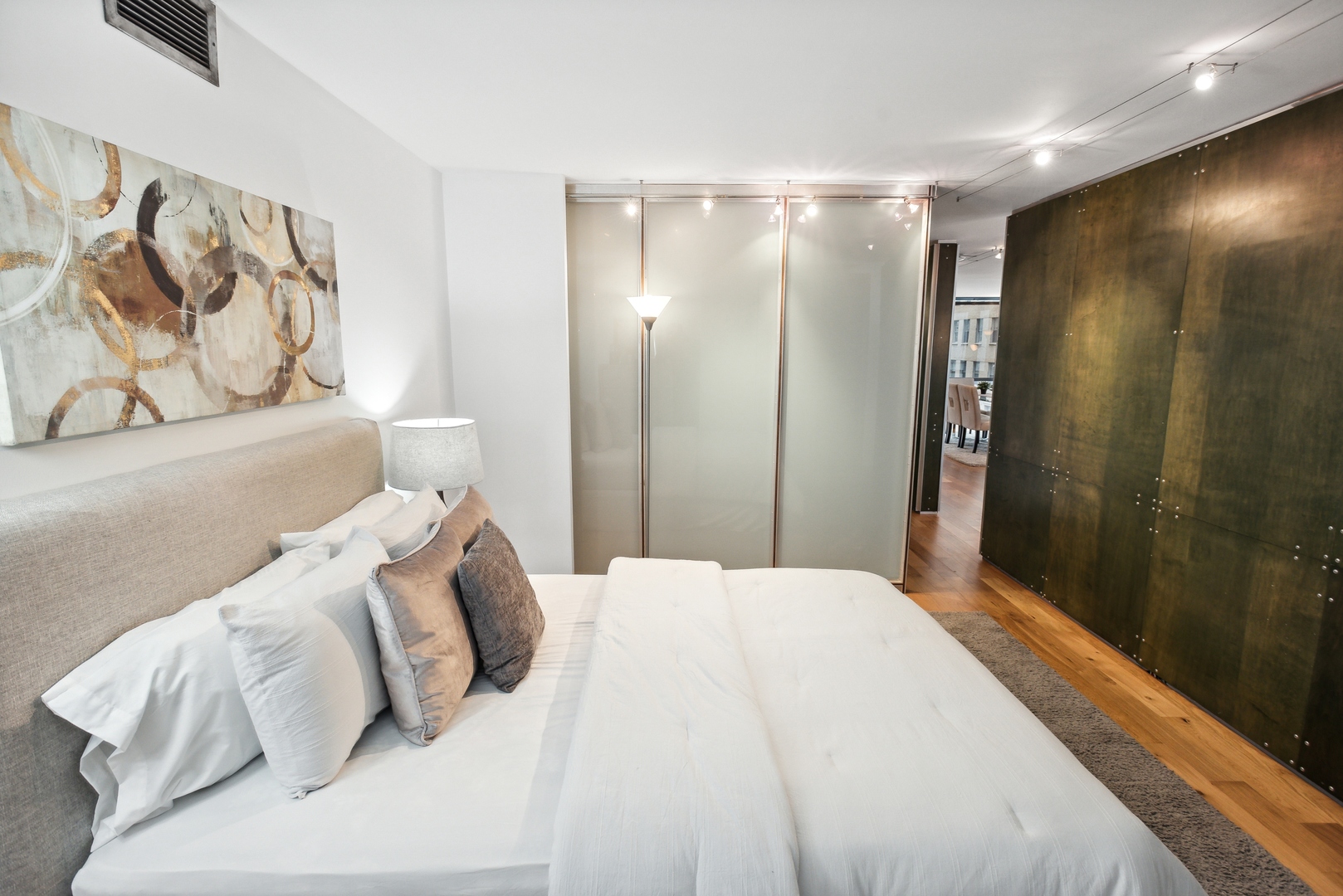 900 N Lake Shore Drive Unit: 603