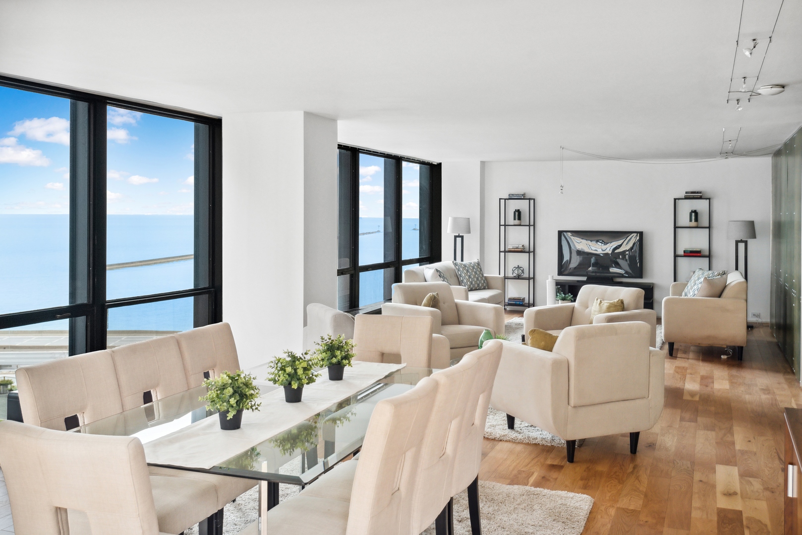 900 N Lake Shore Drive Unit: 603
