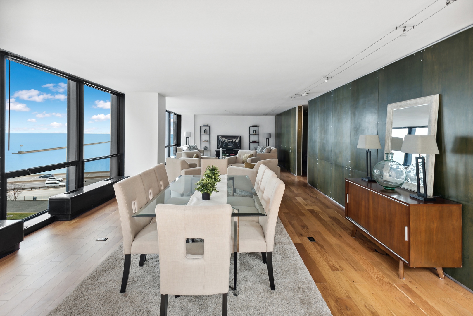 900 N Lake Shore Drive Unit: 603