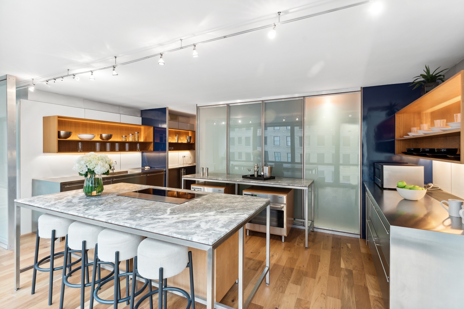 900 N Lake Shore Drive Unit: 603