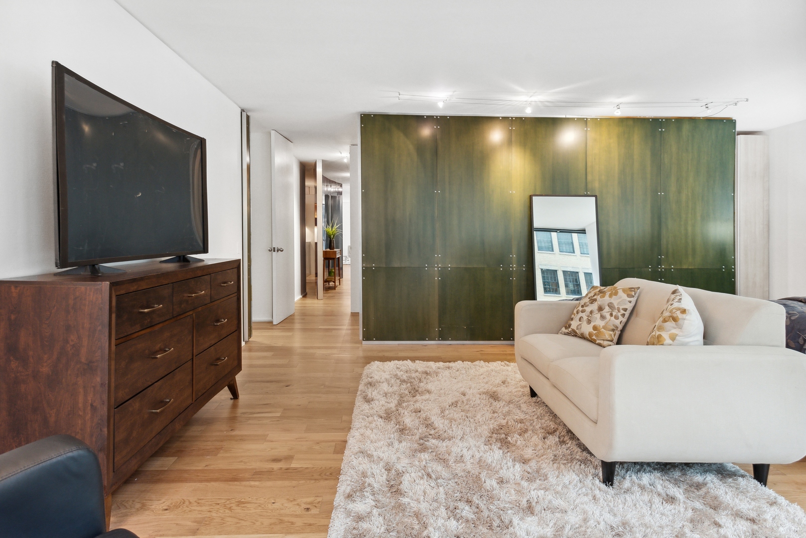 900 N Lake Shore Drive Unit: 603