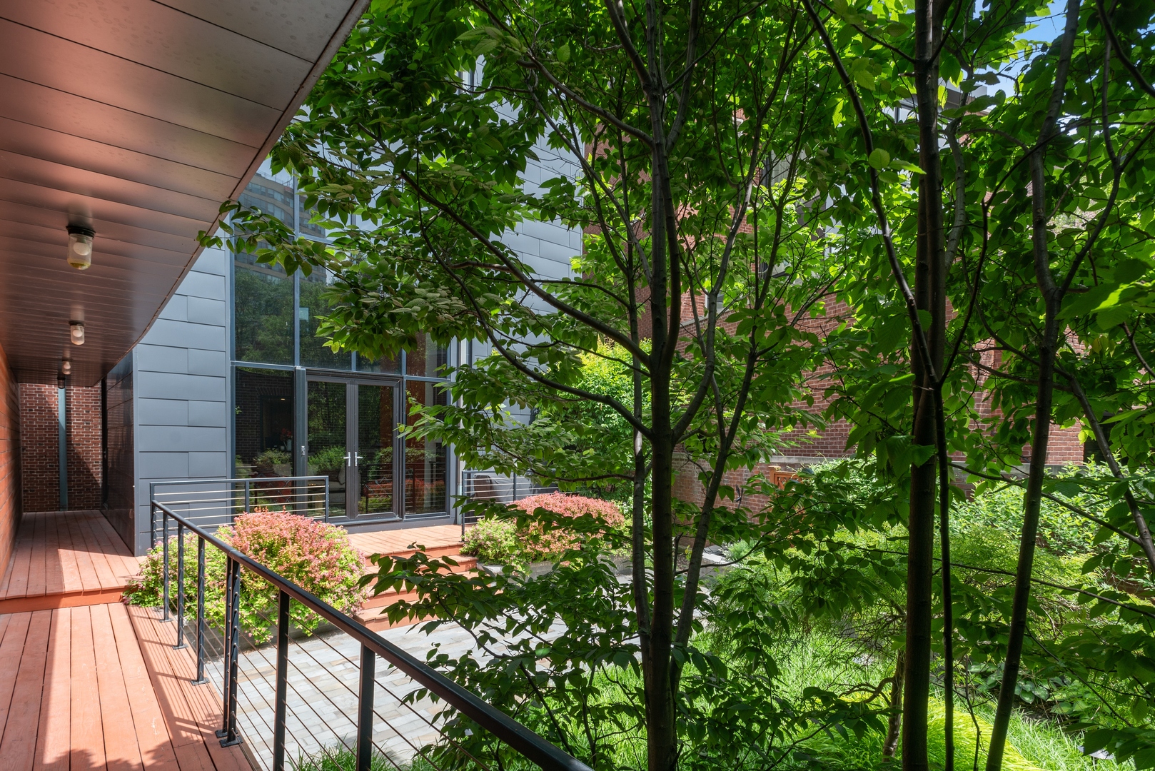 333 W Barry Avenue