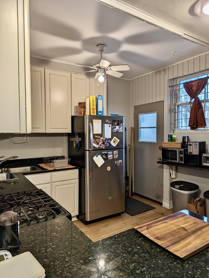 533 W Addison Street Unit: 2N