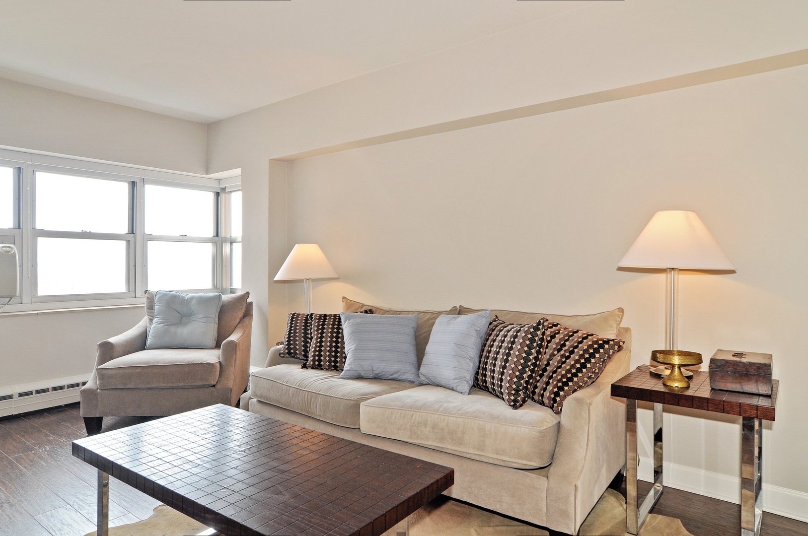 4980 N MARINE Drive Unit: 835