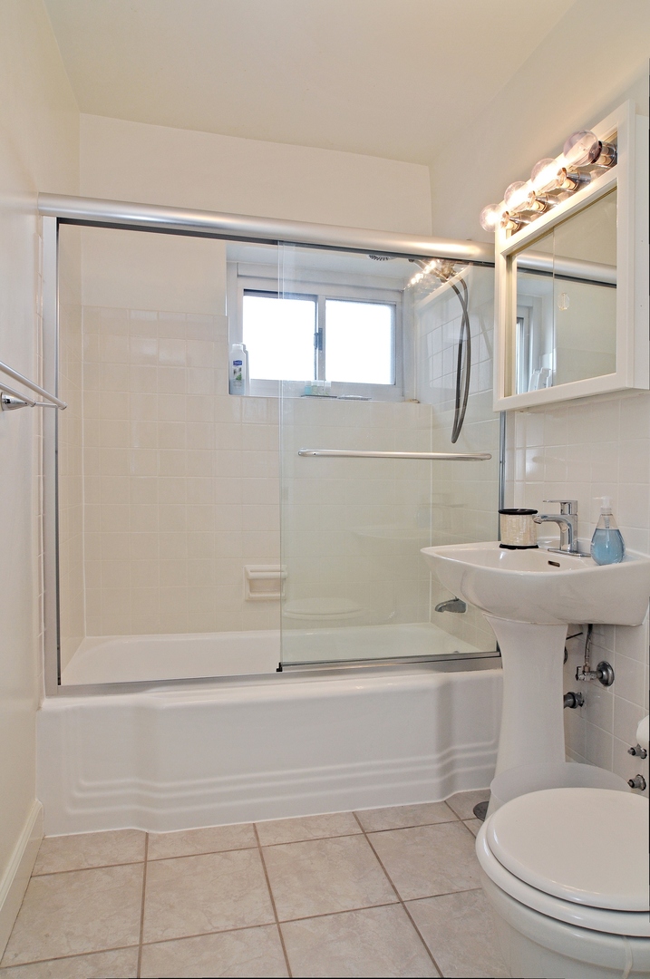 4980 N MARINE Drive Unit: 835