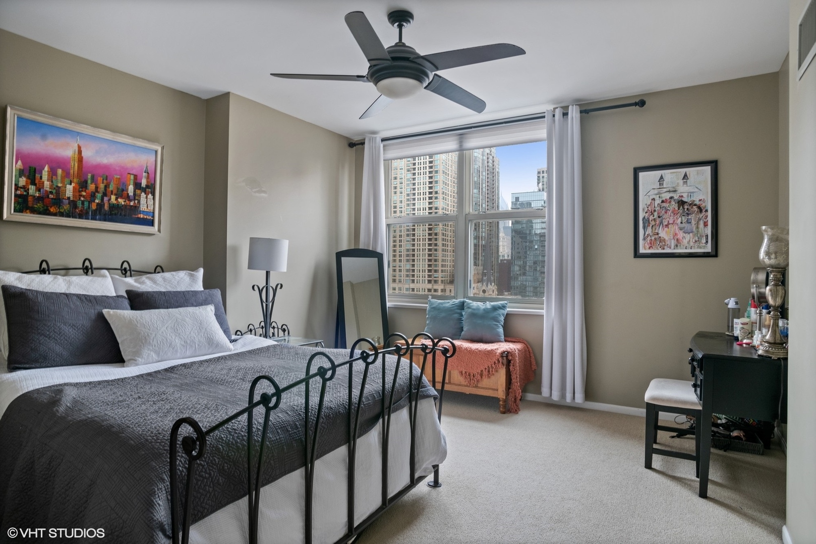 21 W Chestnut Street Unit: 1404