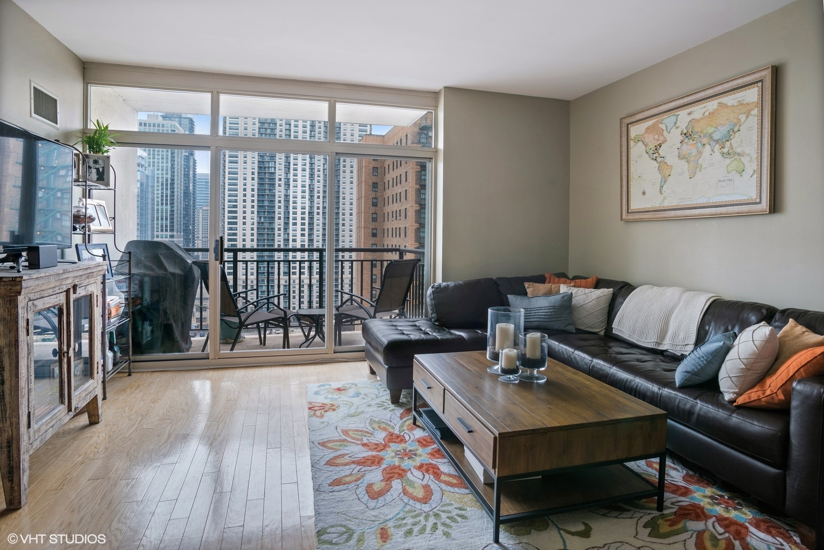 21 W Chestnut Street Unit: 1404