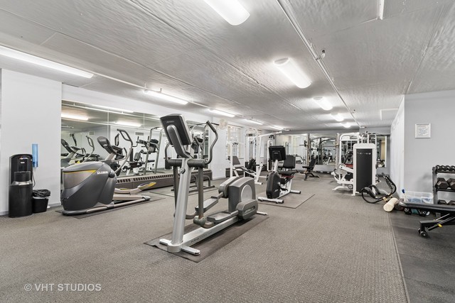 21 W Chestnut Street Unit: 1404