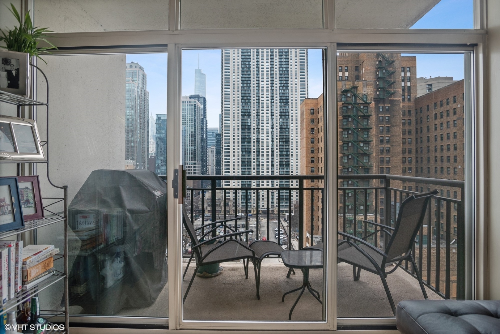 21 W Chestnut Street Unit: 1404