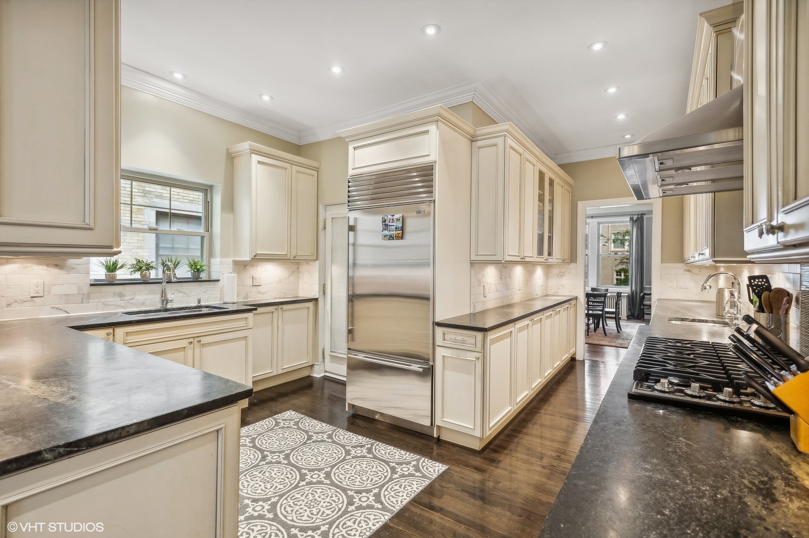 655 W Junior Terrace Unit: 1