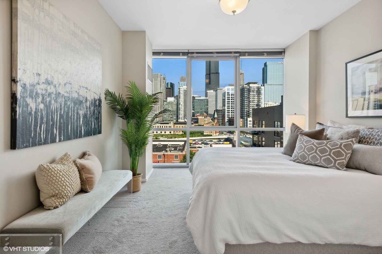 125 S GREEN Street Unit: 804A