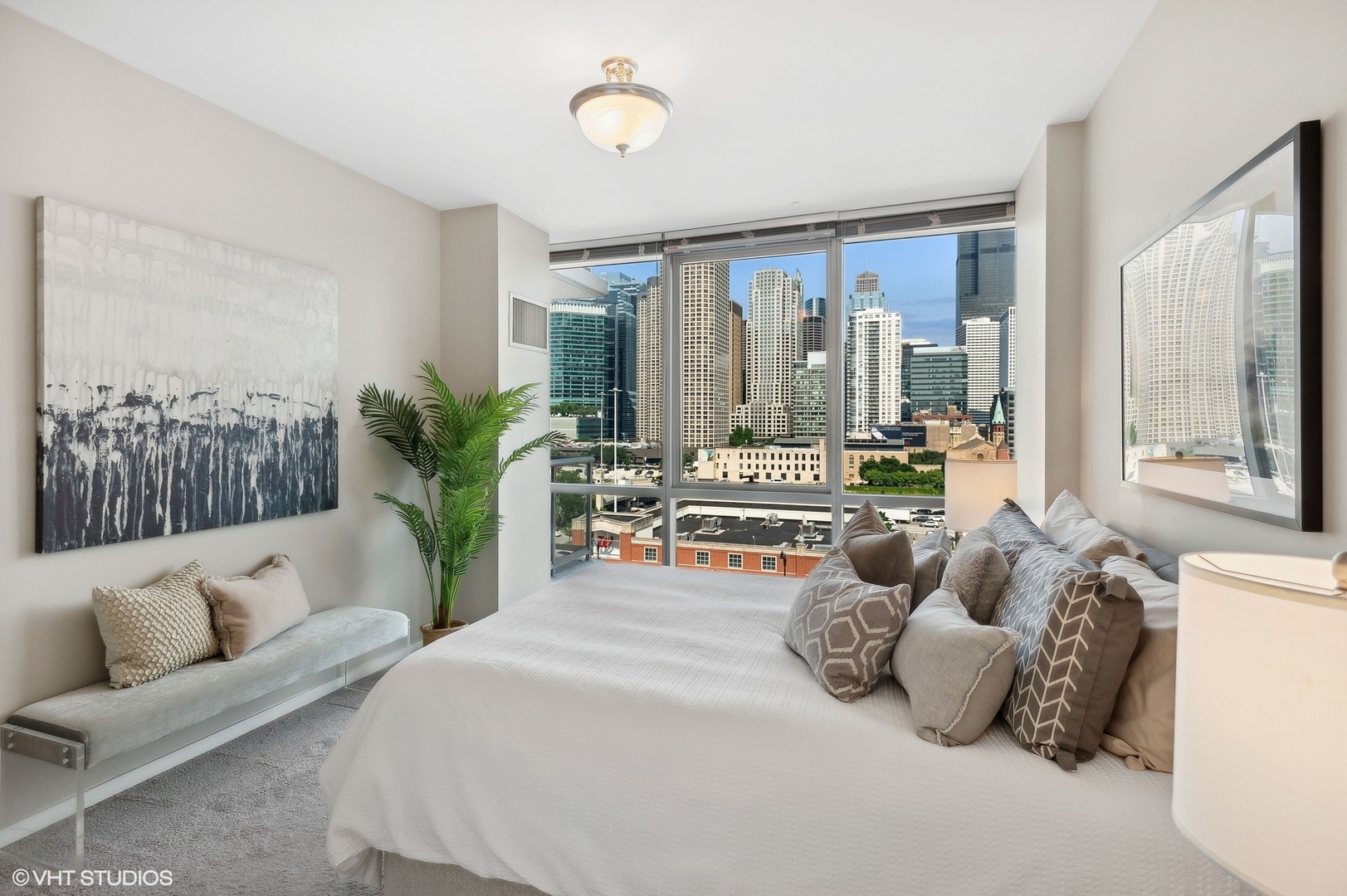 125 S GREEN Street Unit: 804A