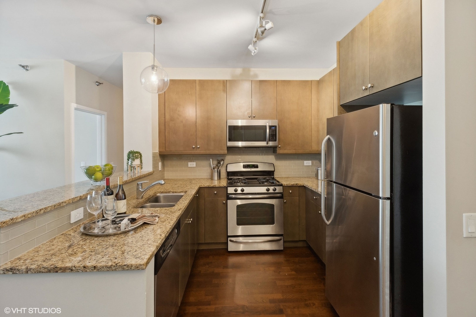 125 S GREEN Street Unit: 804A