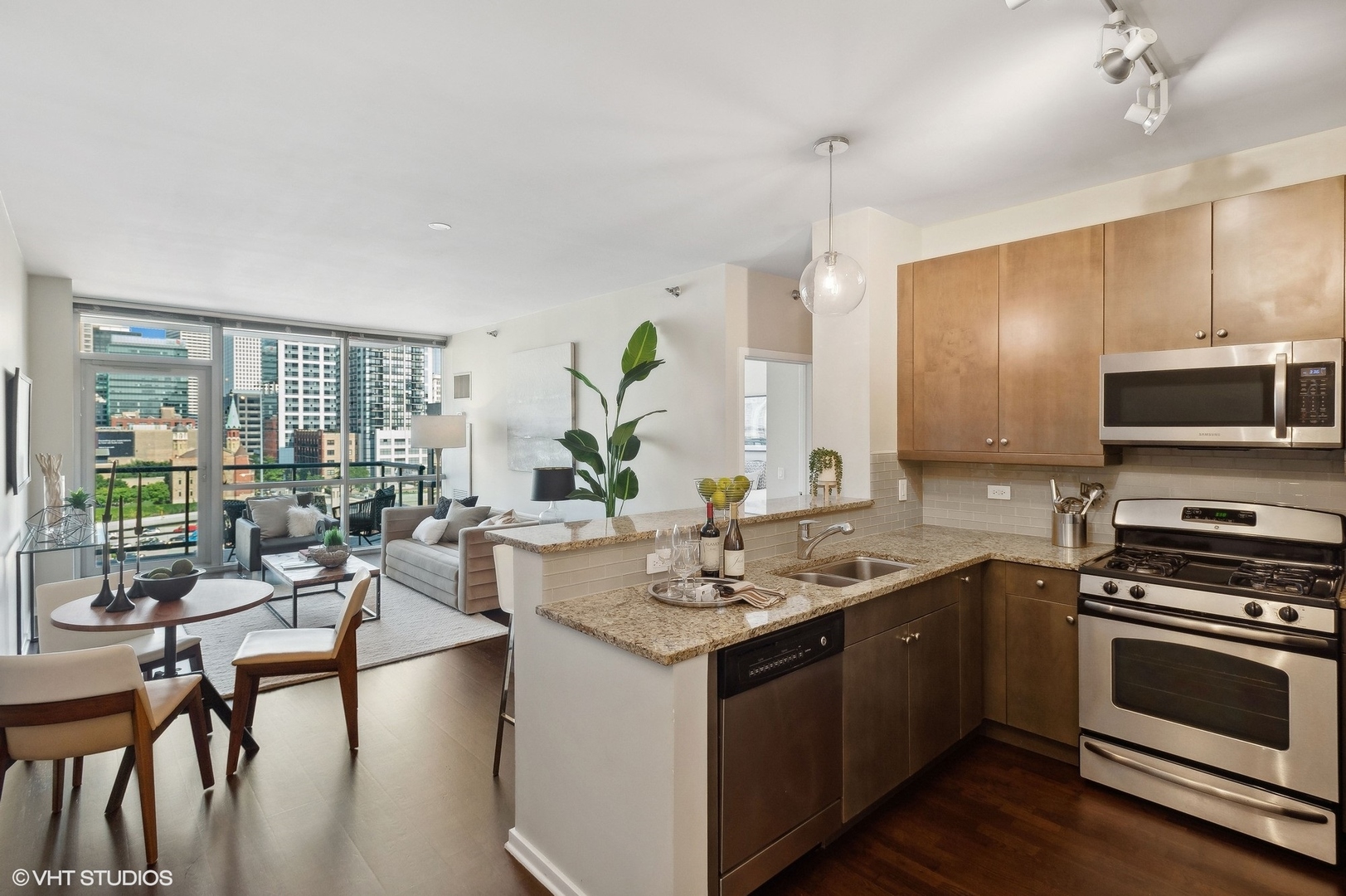125 S GREEN Street Unit: 804A
