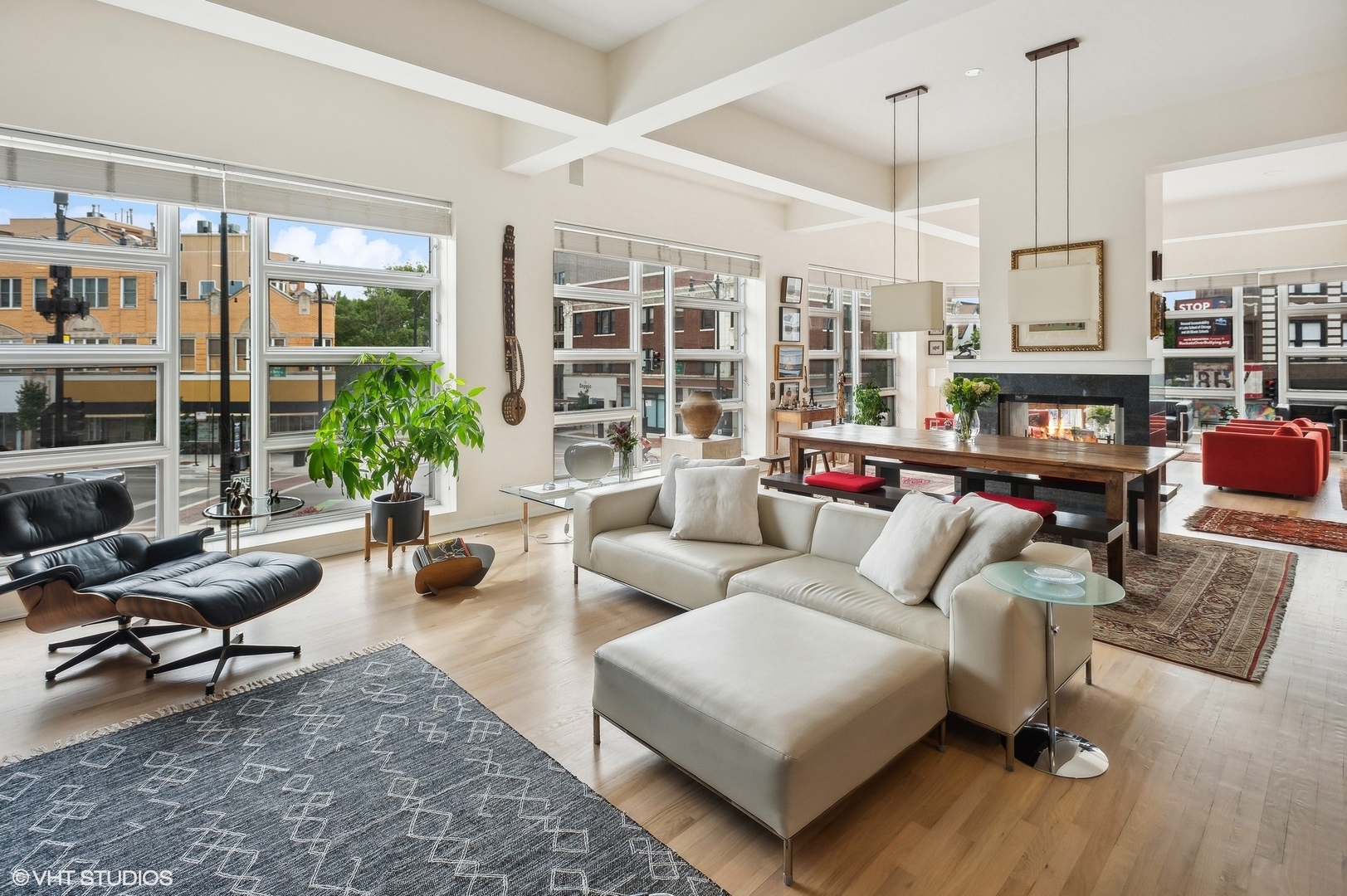 3105 N Greenview Avenue