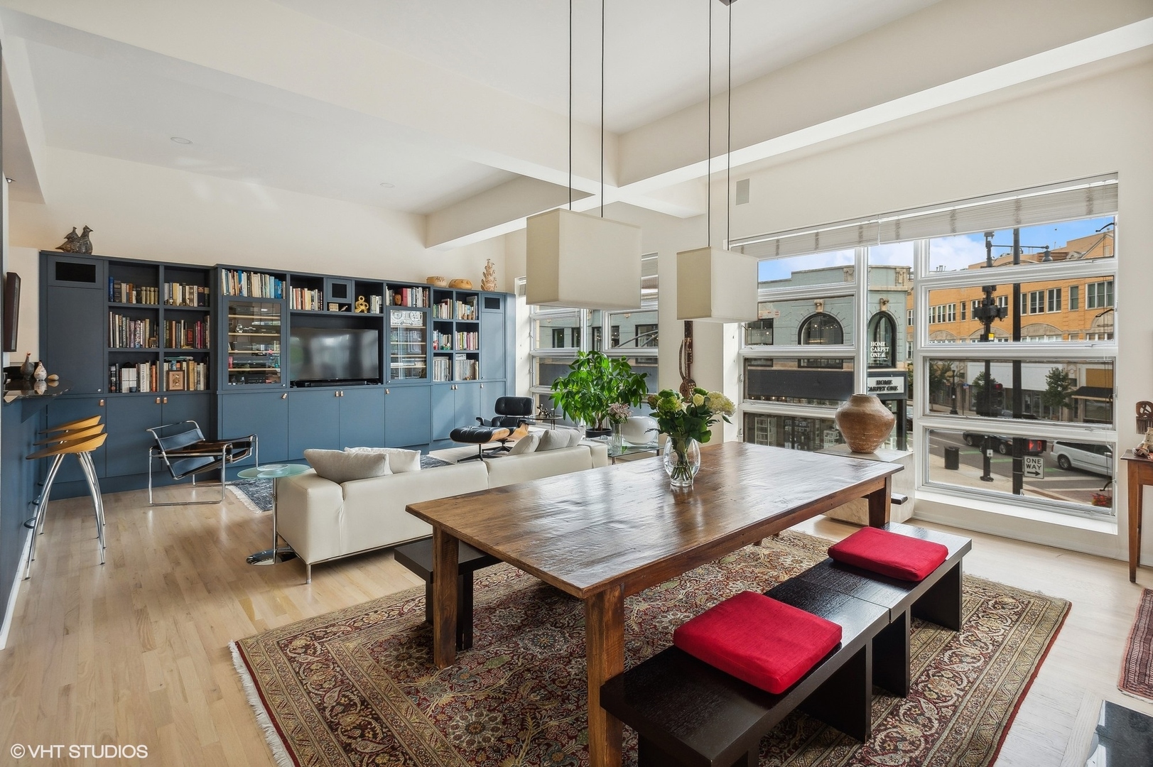 3105 N Greenview Avenue