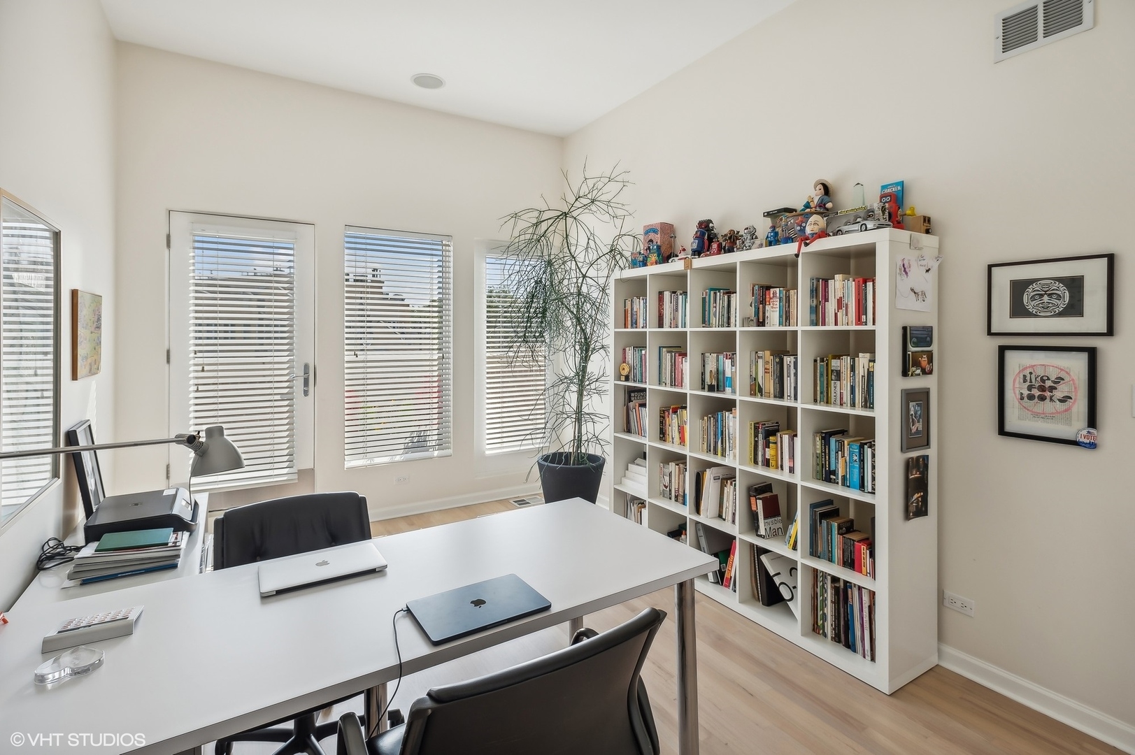 3105 N Greenview Avenue