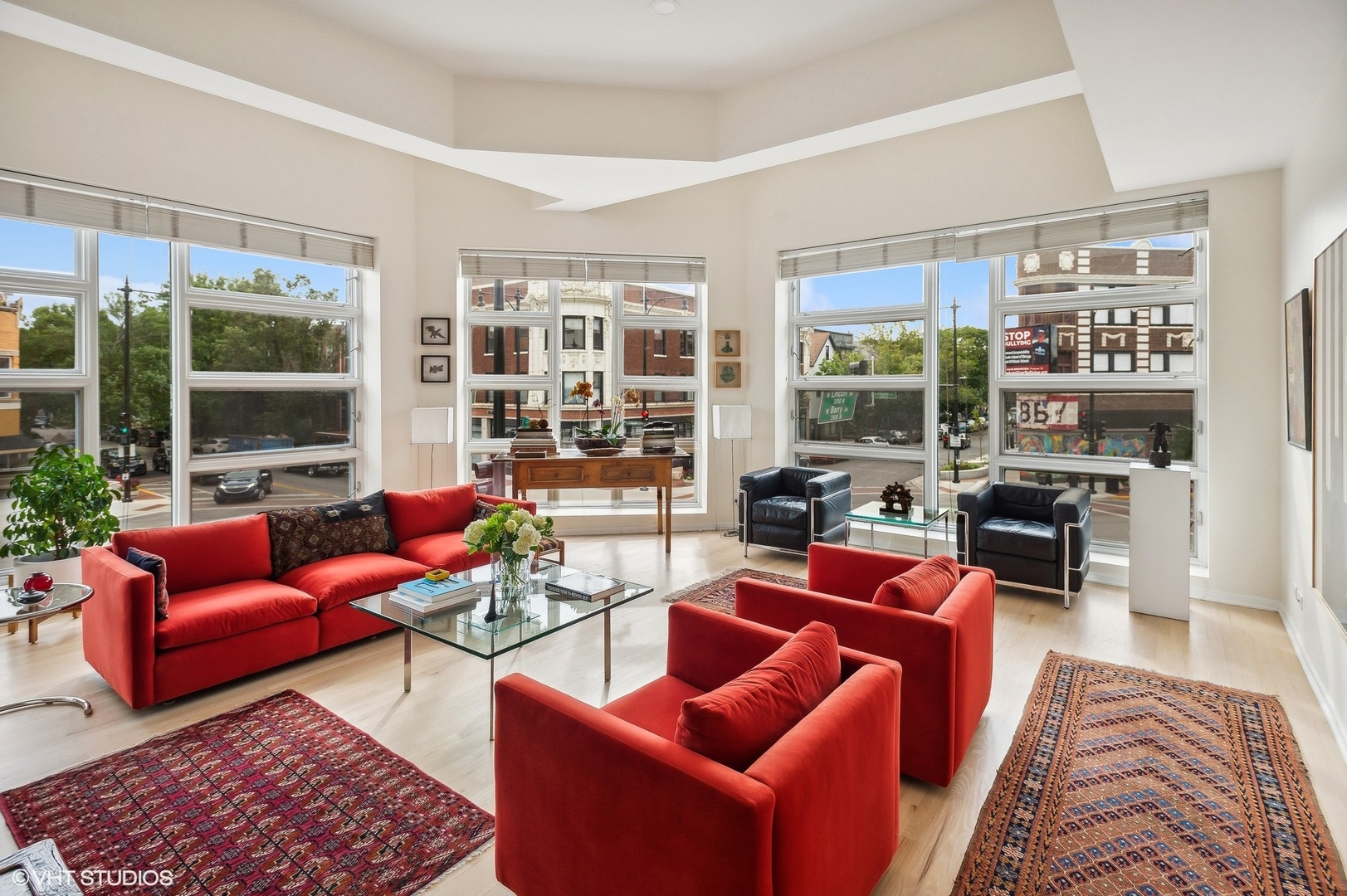 3105 N Greenview Avenue