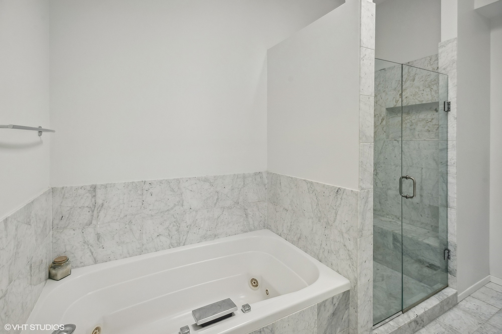 3105 N Greenview Avenue