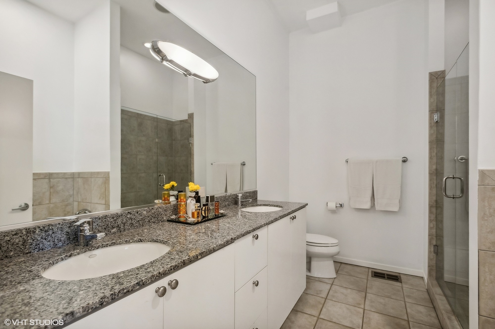 3105 N Greenview Avenue