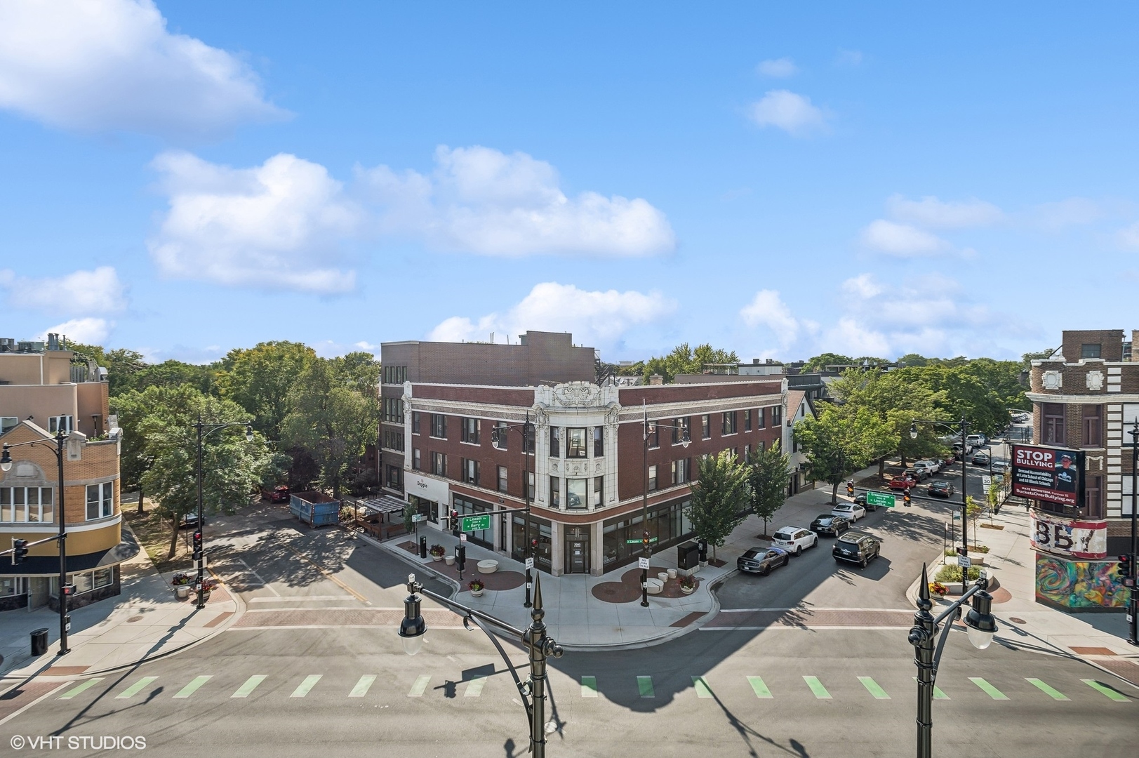 3105 N Greenview Avenue