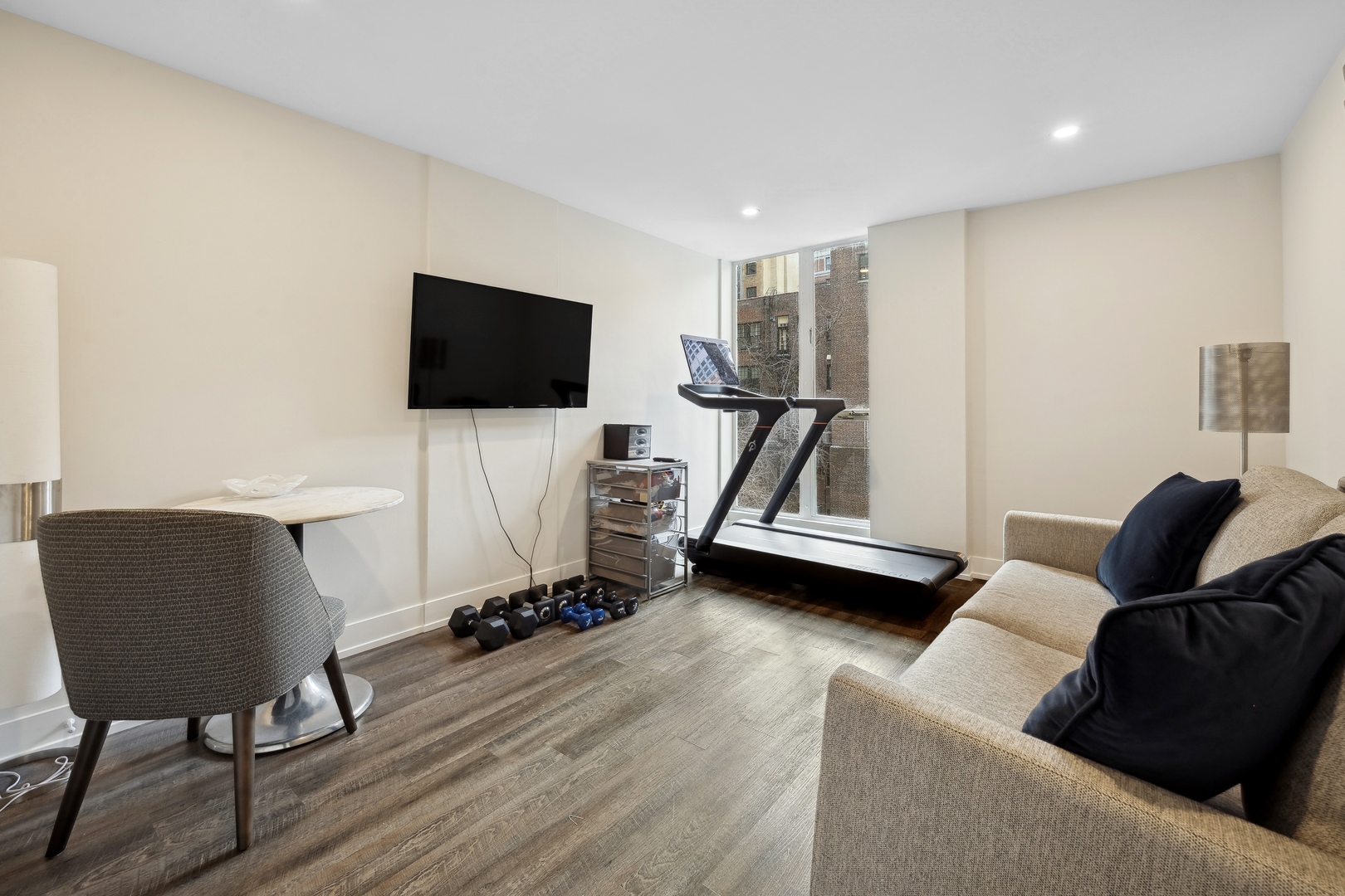 227 E Walton Place Unit: 6W