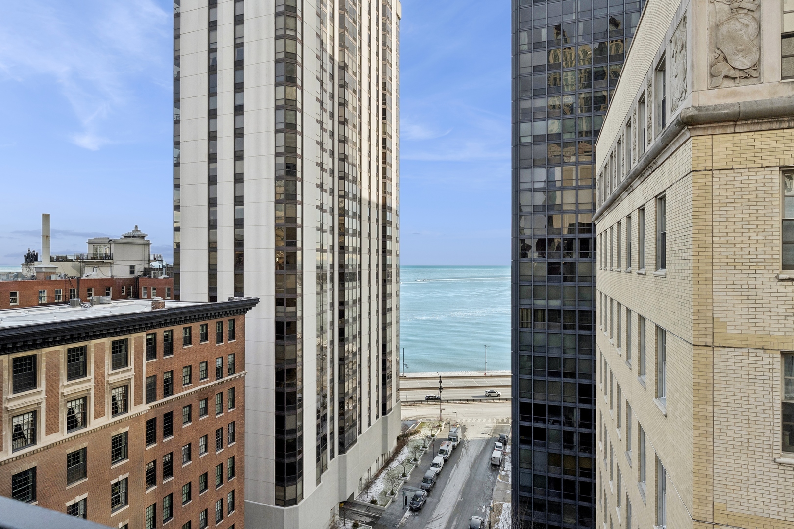 227 E Walton Place Unit: 6W