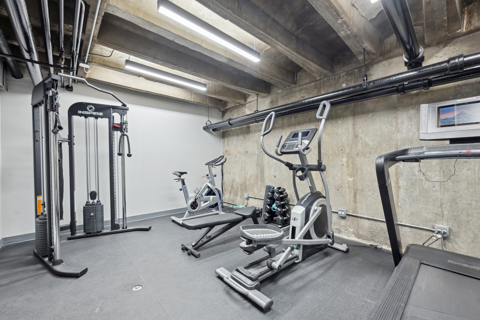 227 E Walton Place Unit: 6W