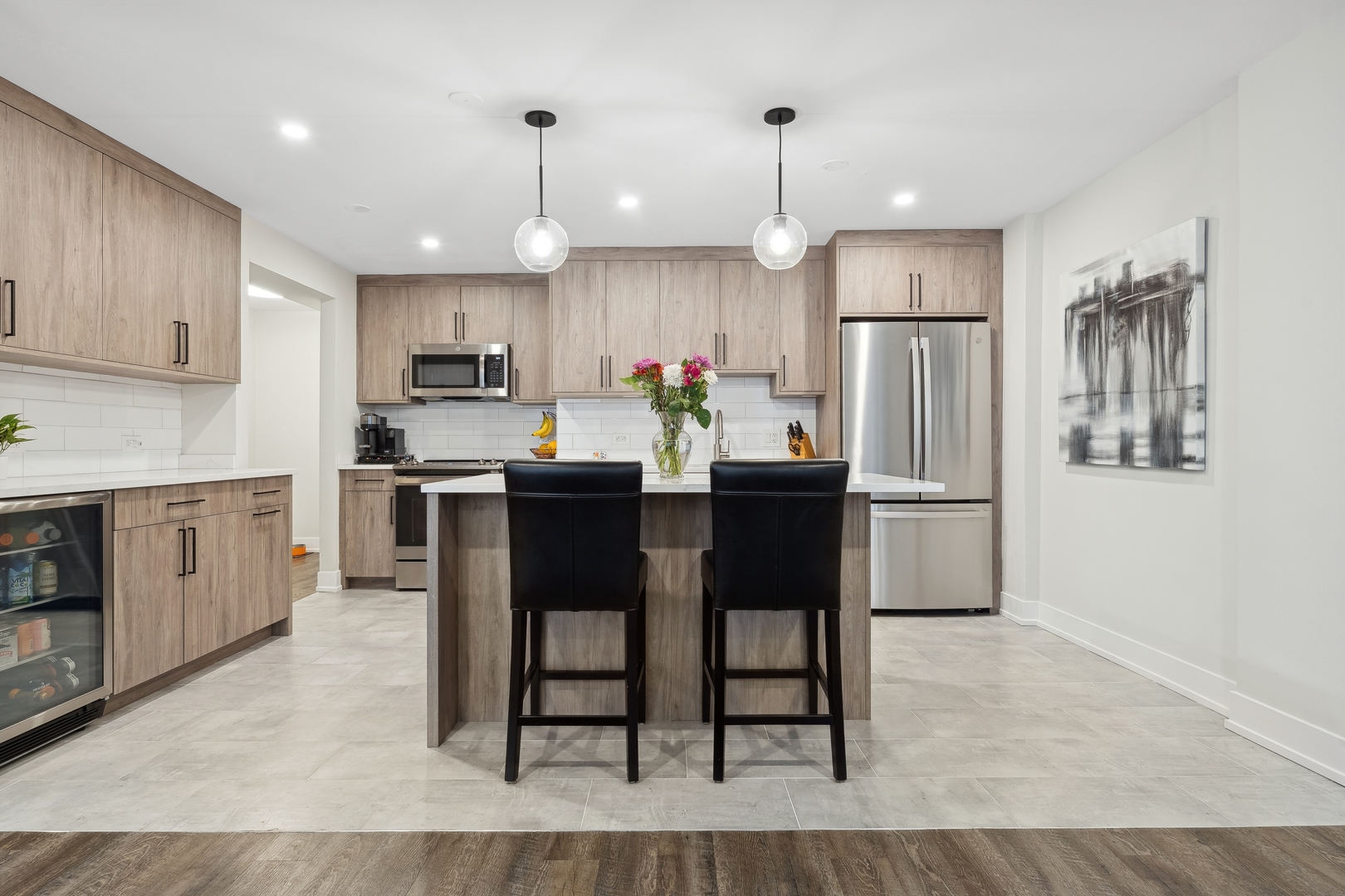 227 E Walton Place Unit: 6W