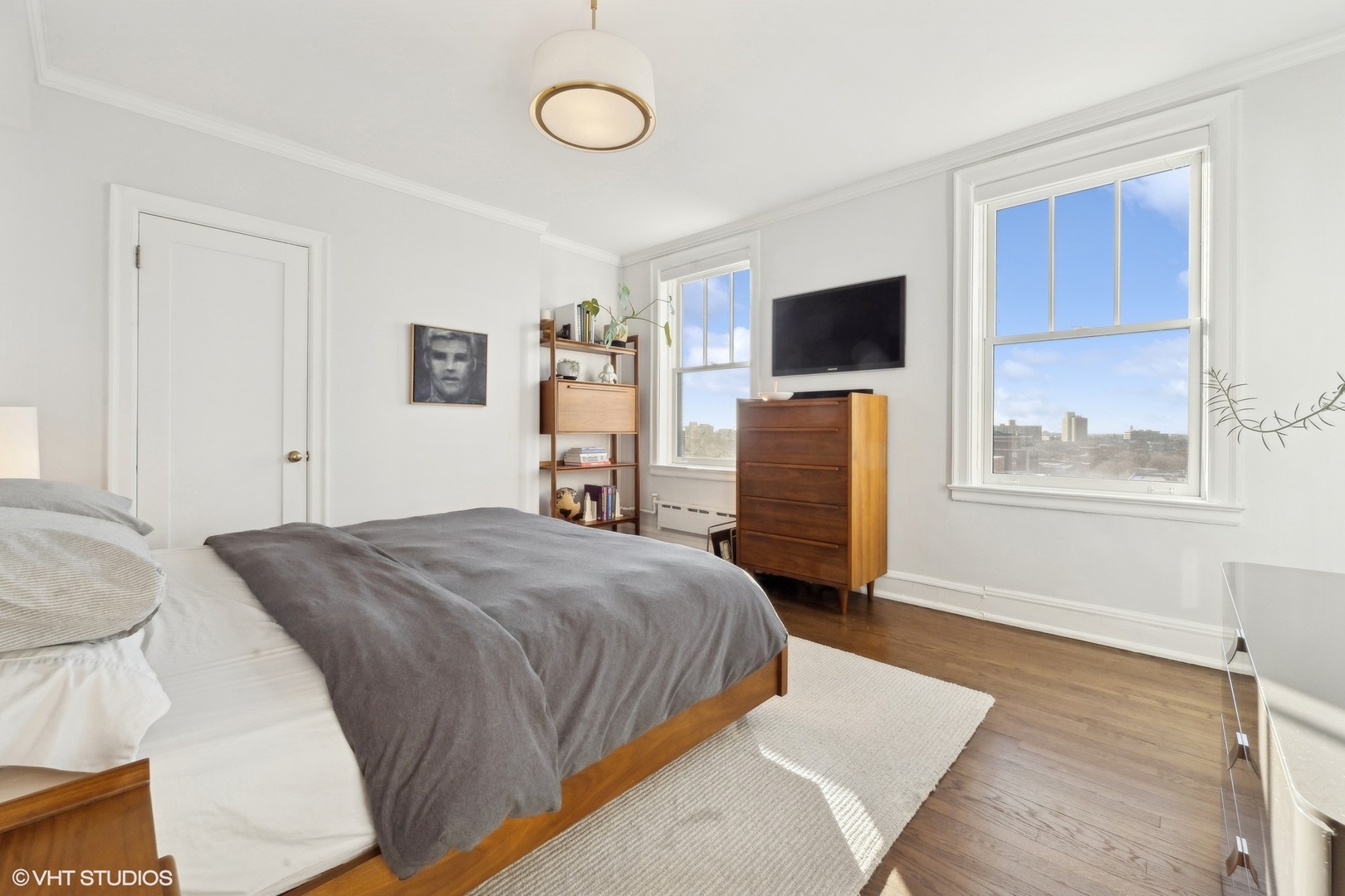 3300 N LAKE SHORE Drive Unit: 9E