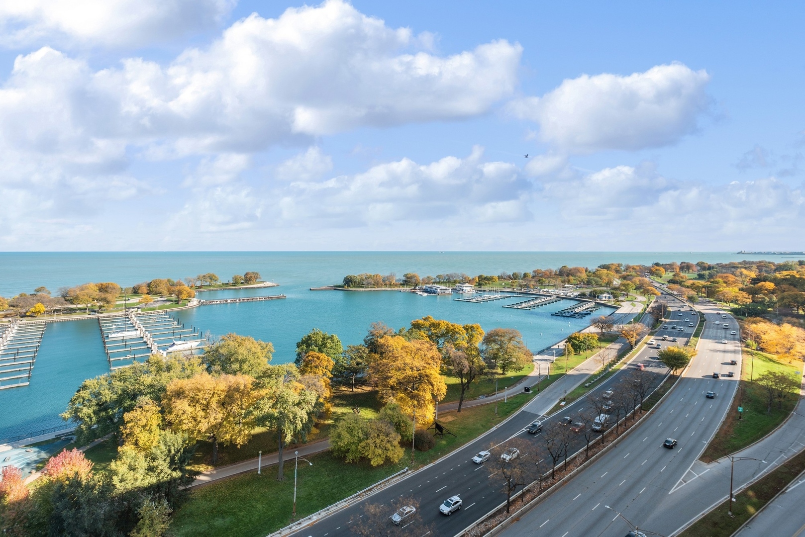 3300 N LAKE SHORE Drive Unit: 9E