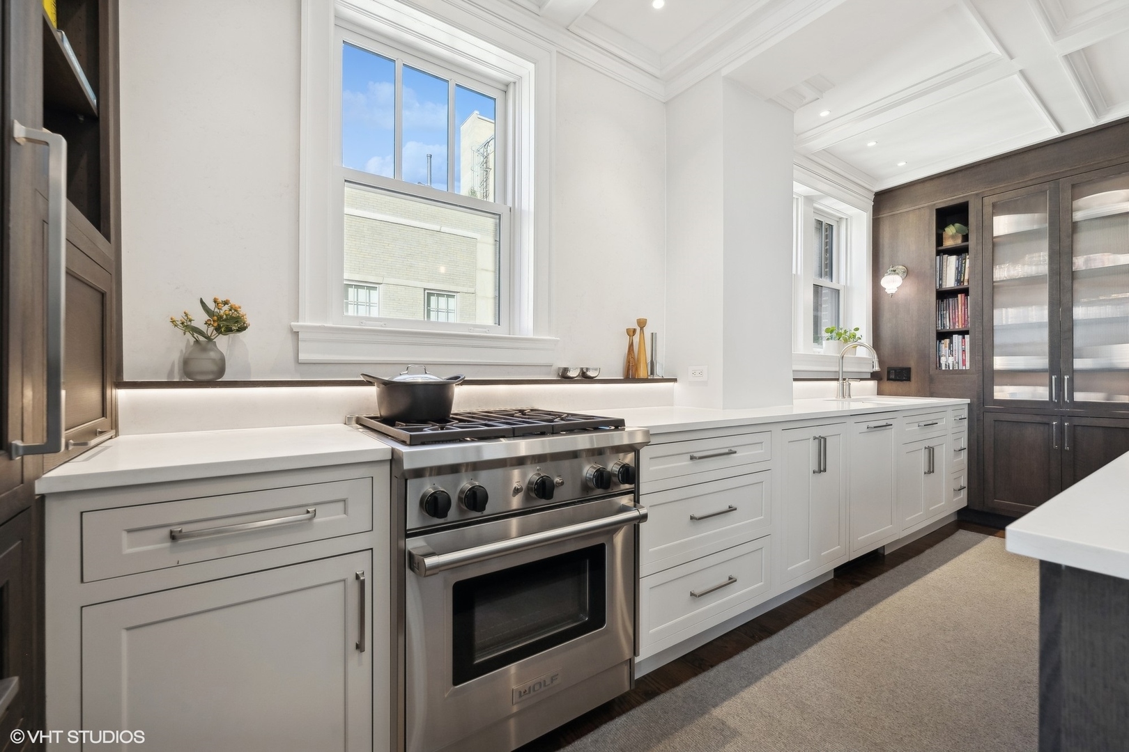 3300 N LAKE SHORE Drive Unit: 9E