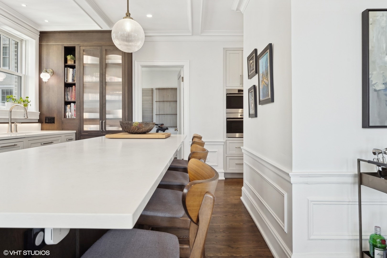 3300 N LAKE SHORE Drive Unit: 9E