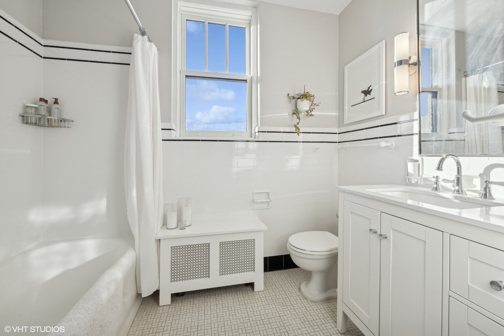 3300 N LAKE SHORE Drive Unit: 9E