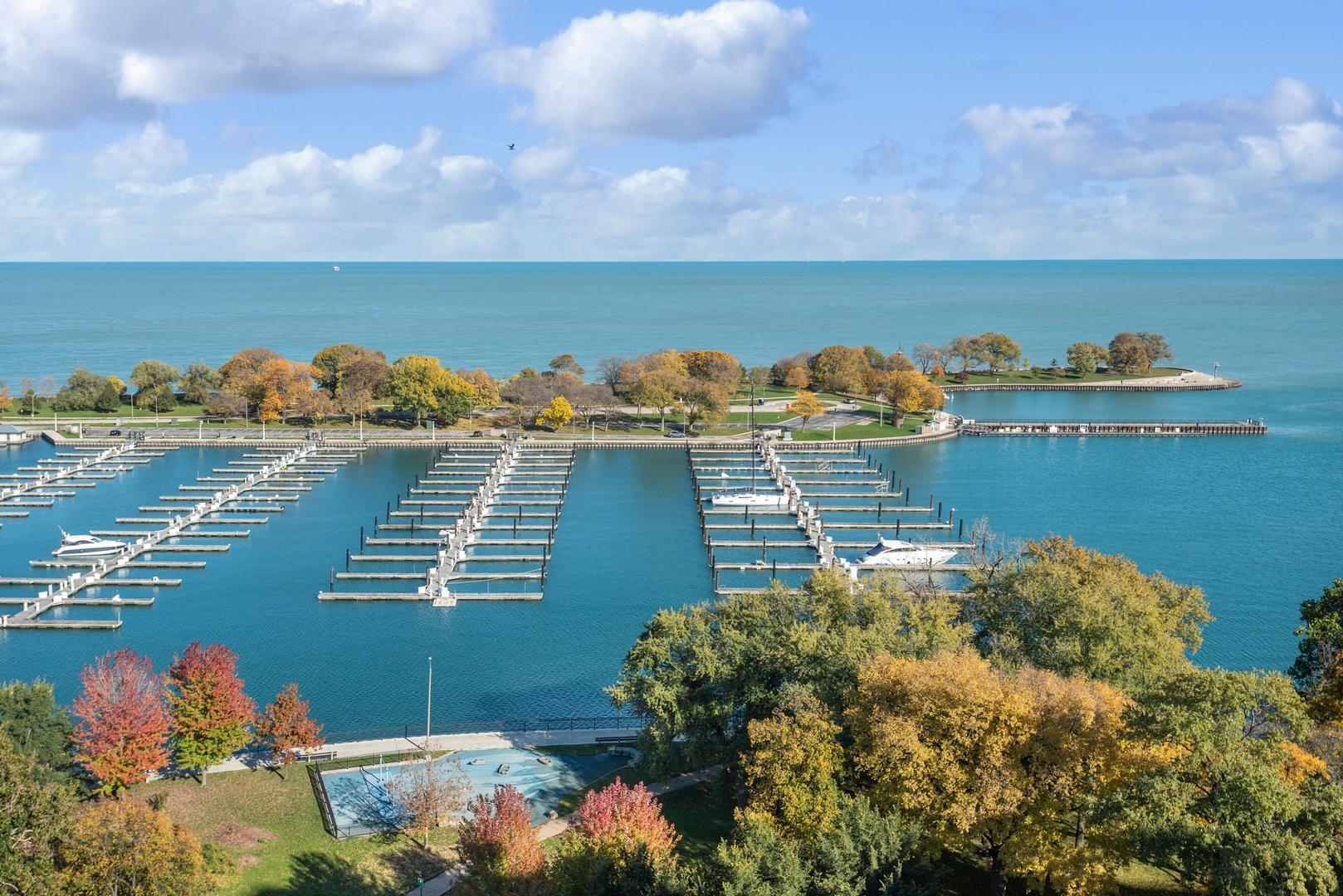 3300 N LAKE SHORE Drive Unit: 9E
