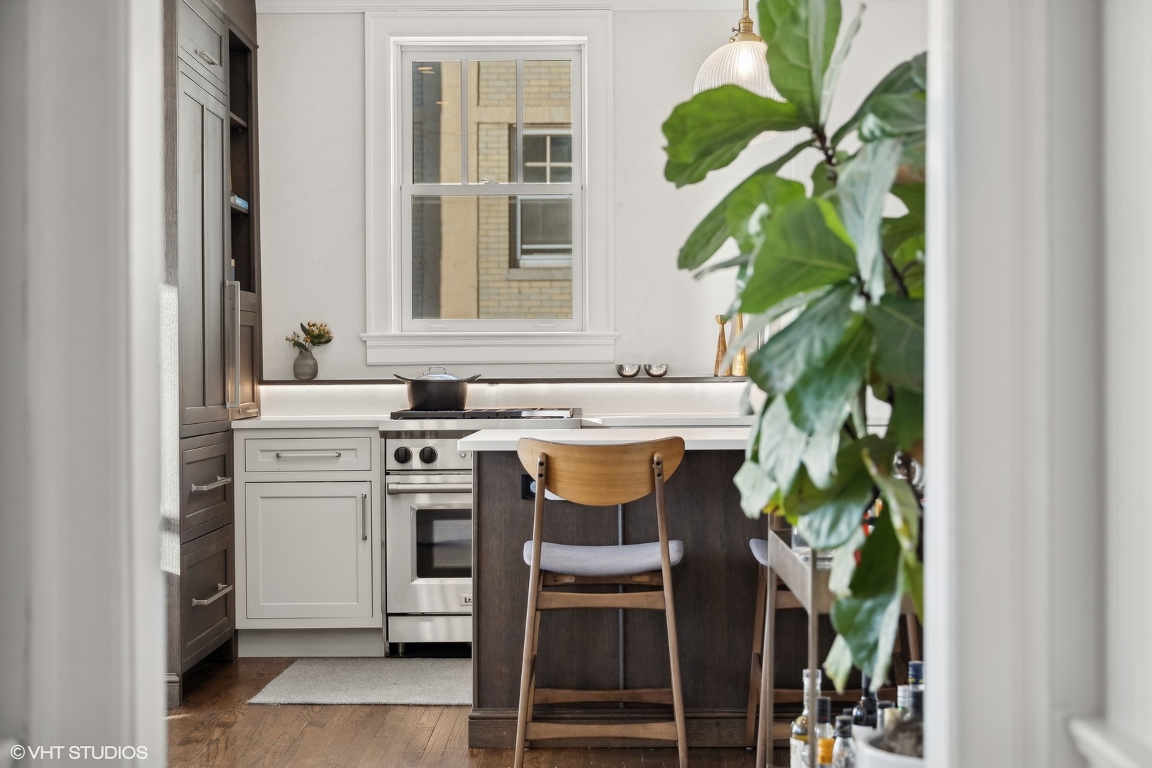 3300 N LAKE SHORE Drive Unit: 9E