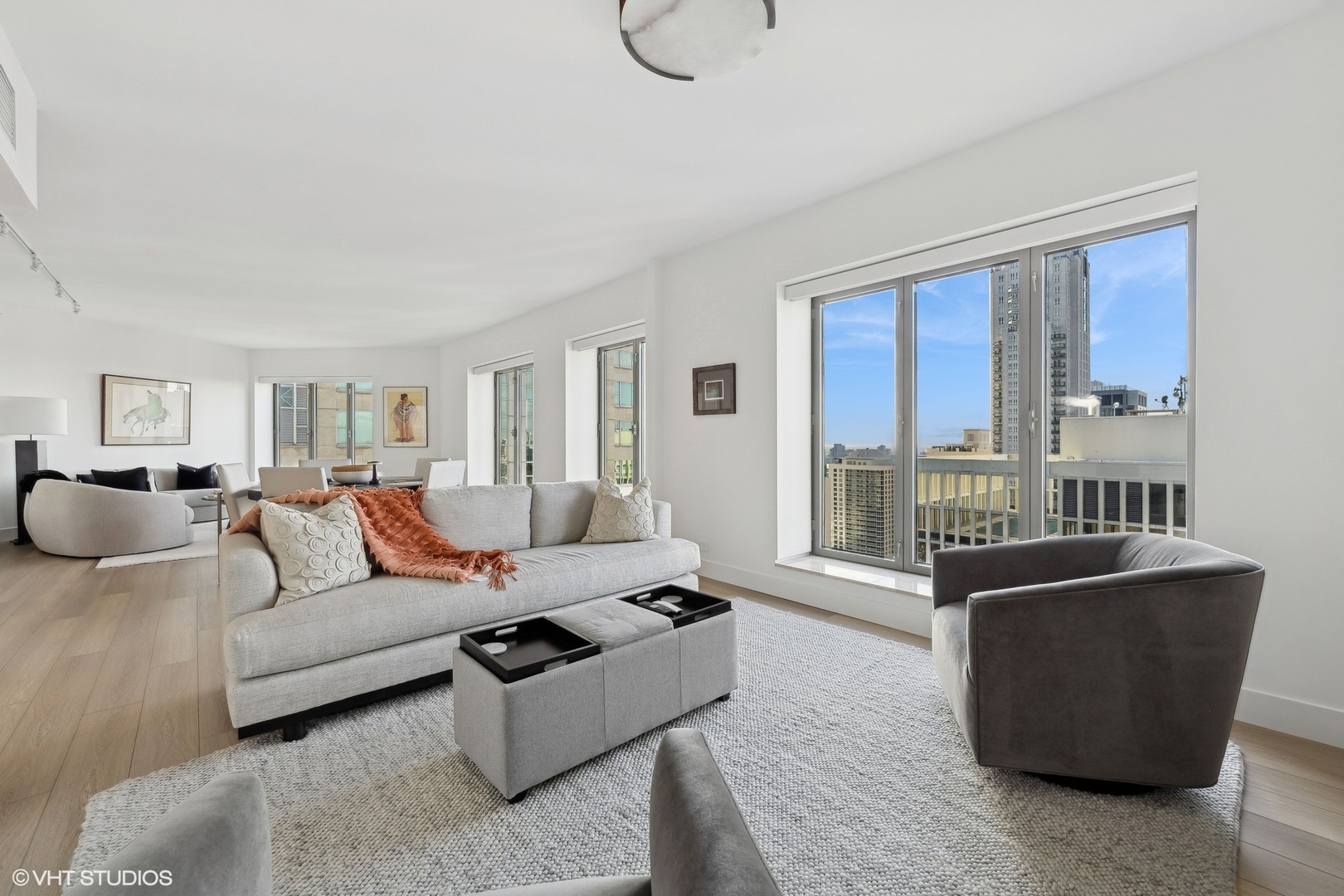 950 N Michigan Avenue Unit: 3404