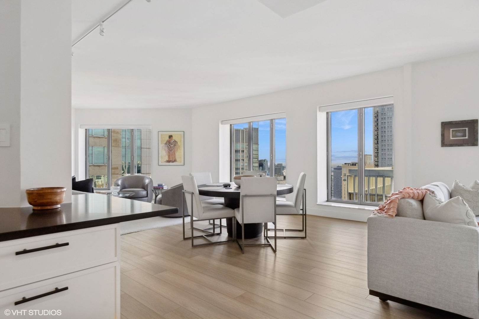 950 N Michigan Avenue Unit: 3404