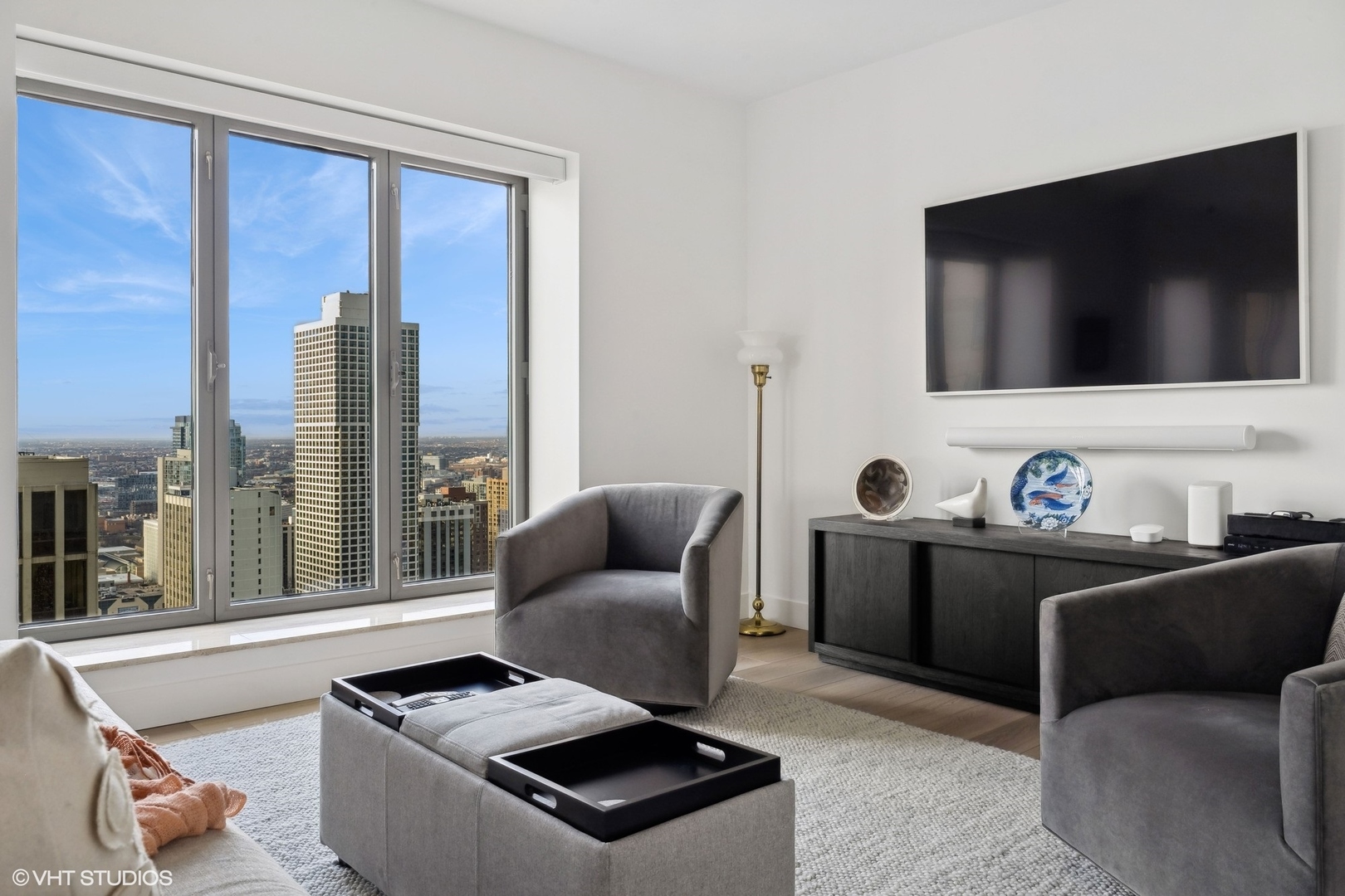 950 N Michigan Avenue Unit: 3404