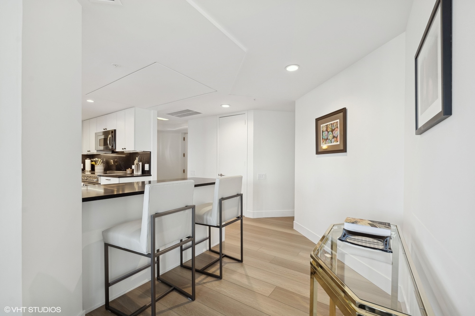 950 N Michigan Avenue Unit: 3404