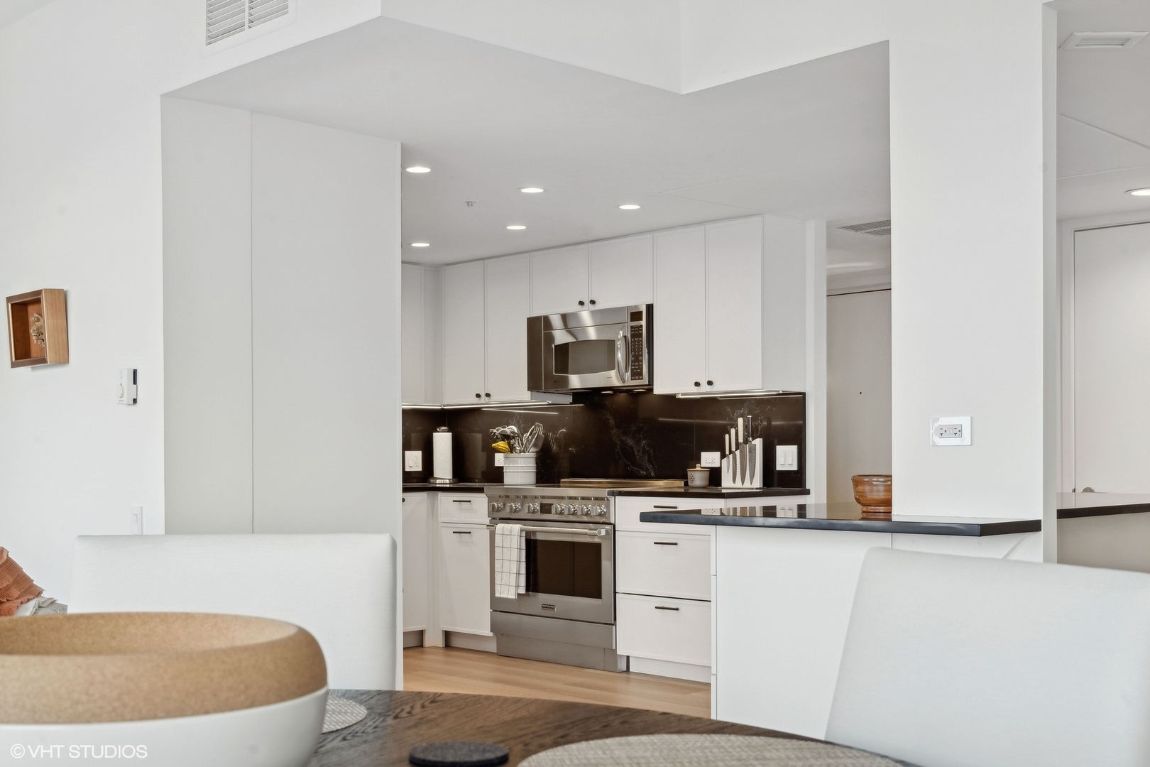 950 N Michigan Avenue Unit: 3404