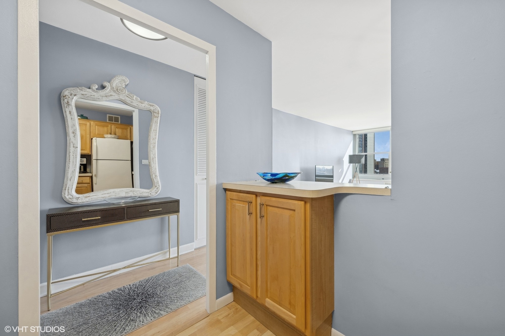 555 W Cornelia Avenue Unit: 1708