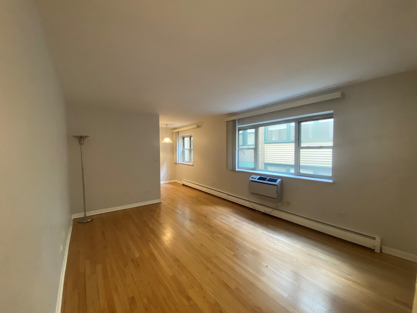 420 W Aldine Avenue Unit: 330