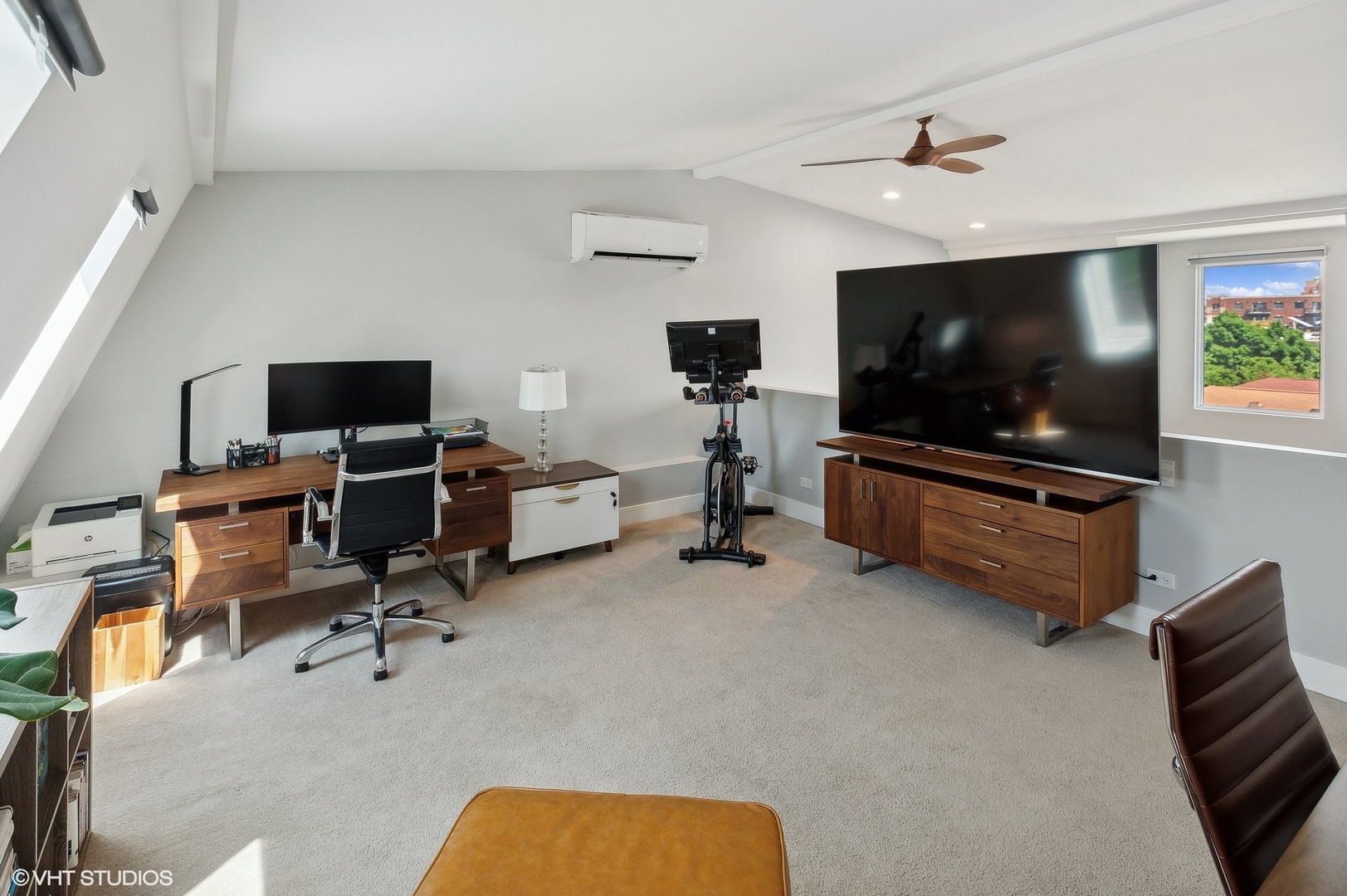 4438 N RACINE Avenue Unit: B