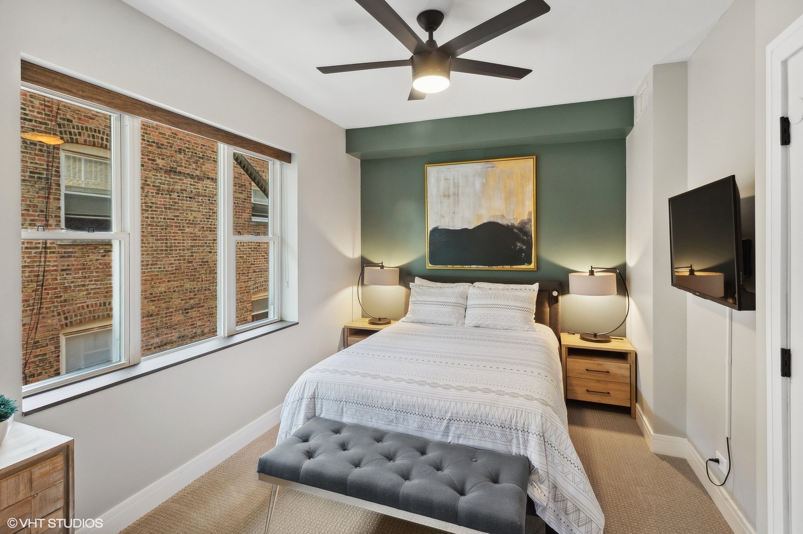 4438 N RACINE Avenue Unit: B