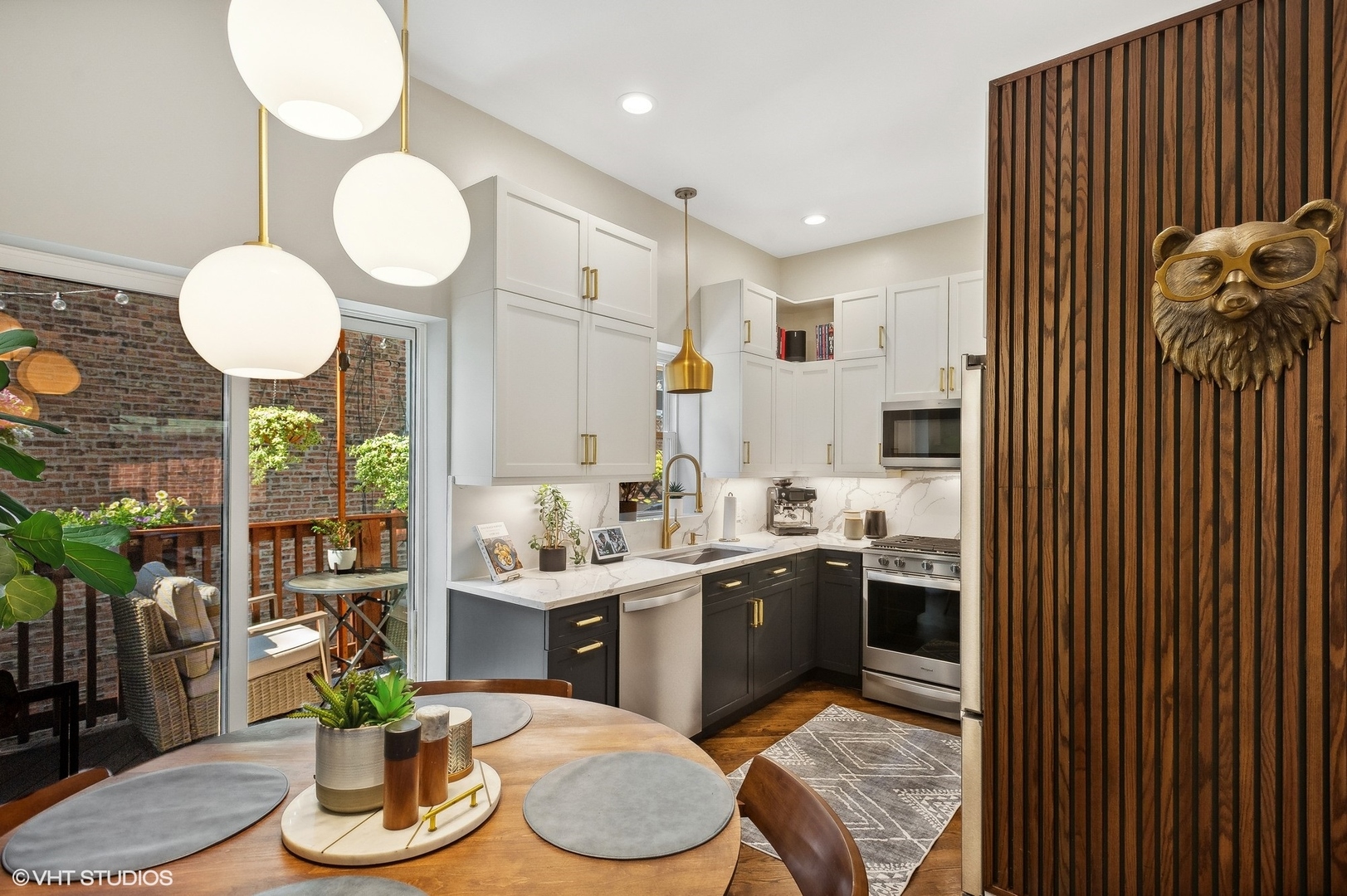 4438 N RACINE Avenue Unit: B